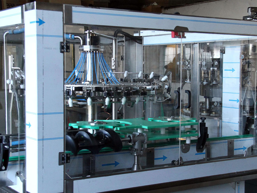 production, réparation, entretien de machines et équipements pour l'embouteillage de boissons et liquides Pologne