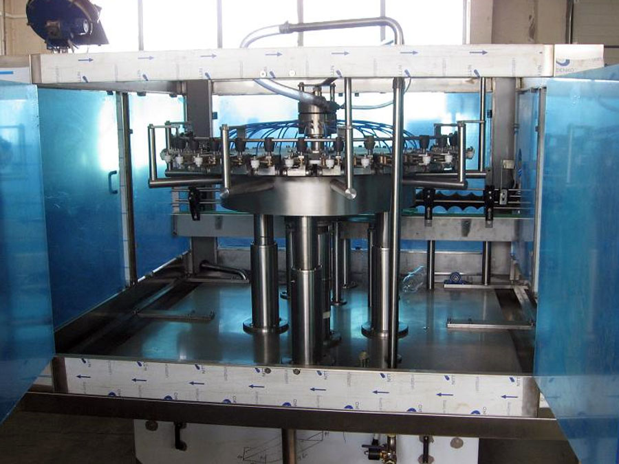 production, réparation, entretien de machines et équipements pour l'embouteillage de boissons et liquides Pologne