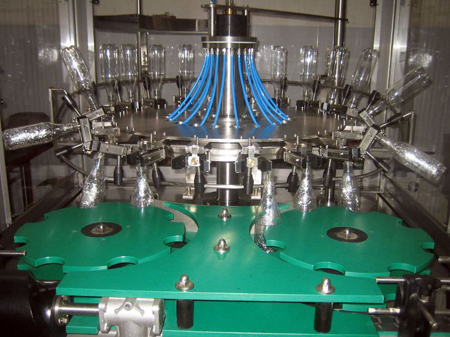 production, réparation, entretien de machines et équipements pour l'embouteillage de boissons et liquides Pologne