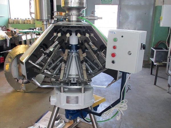 production, réparation, entretien de machines et équipements pour l'embouteillage de boissons et liquides Pologne