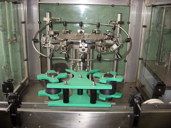 production, réparation, entretien de machines et équipements pour l'embouteillage de boissons et liquides Pologne