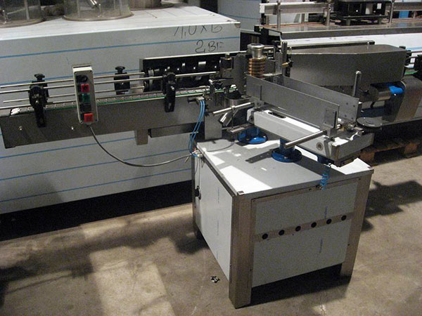 production, réparation, entretien de machines et équipements pour l'embouteillage de boissons et liquides Pologne