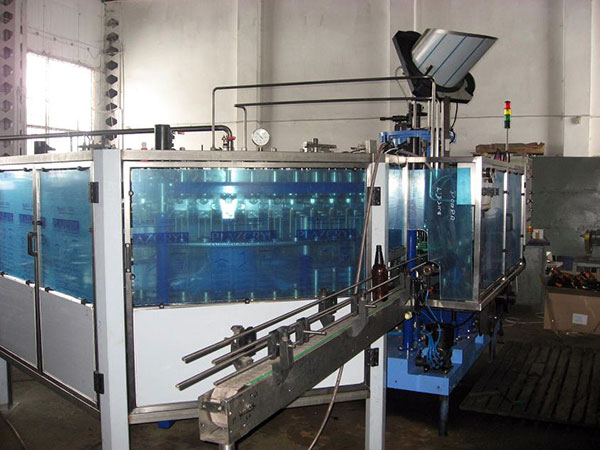 production, réparation, entretien de machines et équipements pour l'embouteillage de boissons et liquides Pologne