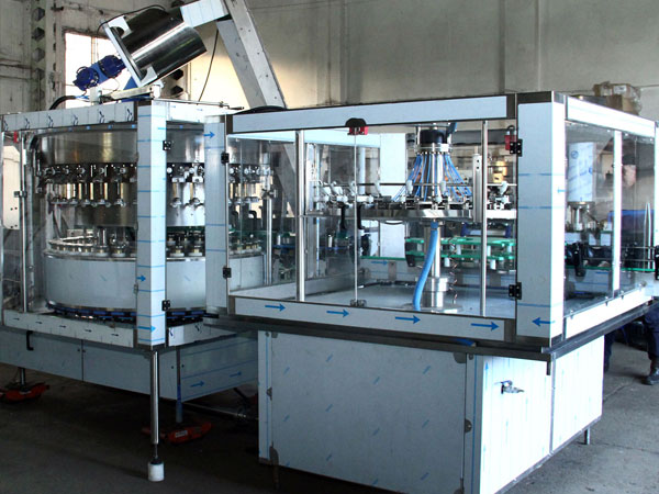production, réparation, entretien de machines et équipements pour l'embouteillage de boissons et liquides Pologne