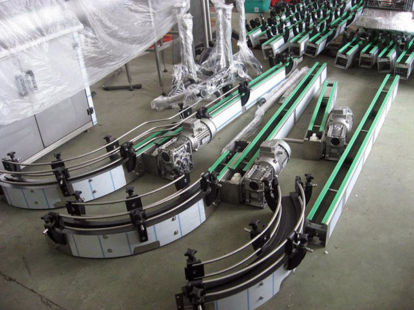 production, réparation, entretien de machines et équipements pour l'embouteillage de boissons et liquides Pologne